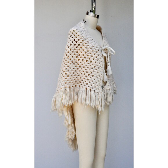 Vintage Ivory Wool Poncho Shawl Throw Cloak - Hand Knitted Wool Poncho Shawl - Picture 5 of 7